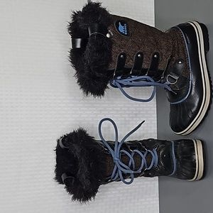 Sorel tall lace up waterproof boots size 7 great condition